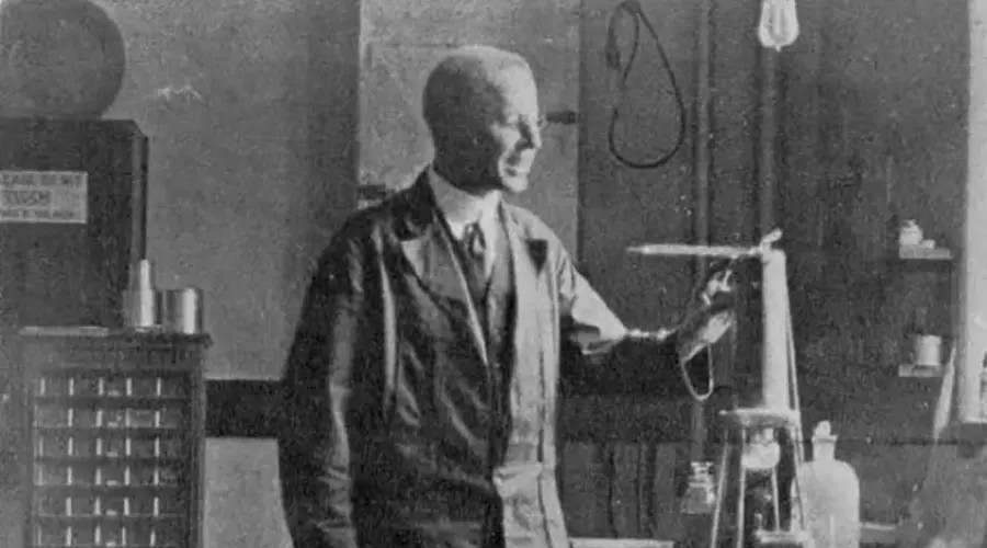 Bertram Boltwood in his laboratory at Yale in 1917.
