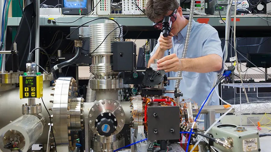 Atom trapping at the Argonne National Laboratory.