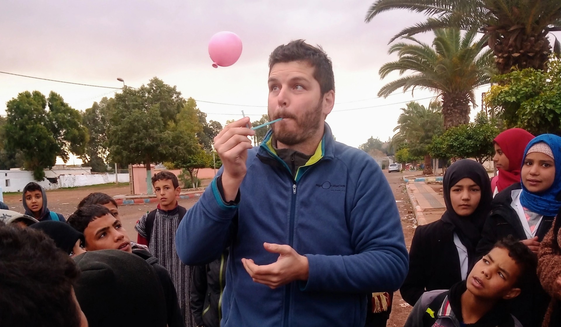 Michael Gregory demonstrating Bernoulli's principle