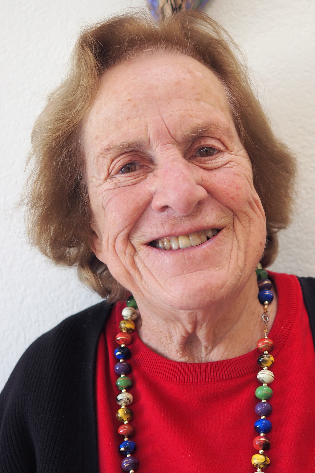 Headshot of Joan Feynman smiling.